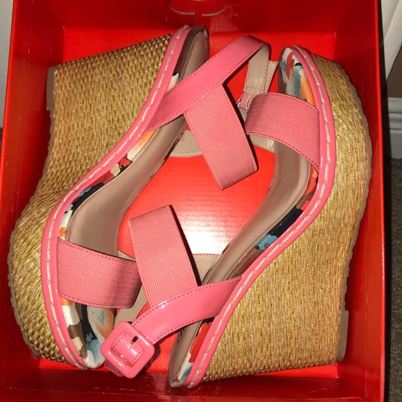 CLEAR OUT SALE ✨ women’s wedge sandal size 9 - Picture 6 of 7